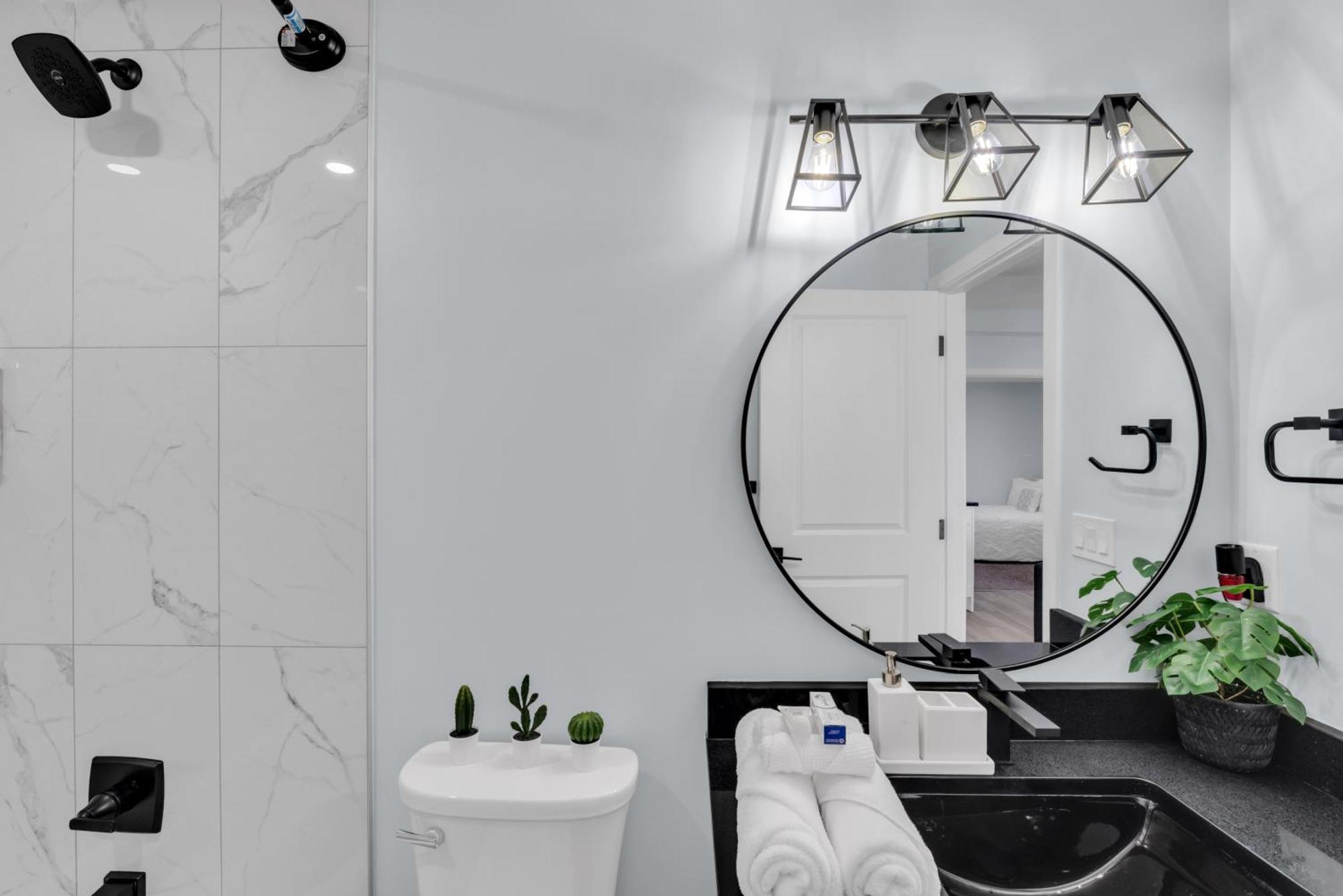 You Will Love This 2Br Guest Suite In Se YYC Exteriör bild