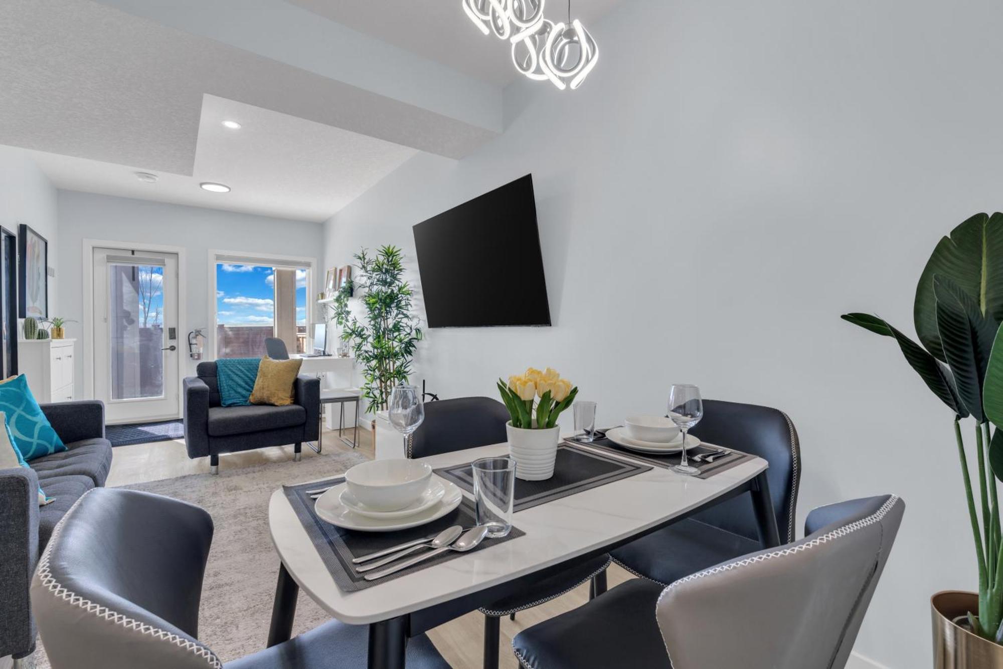 You Will Love This 2Br Guest Suite In Se YYC Exteriör bild