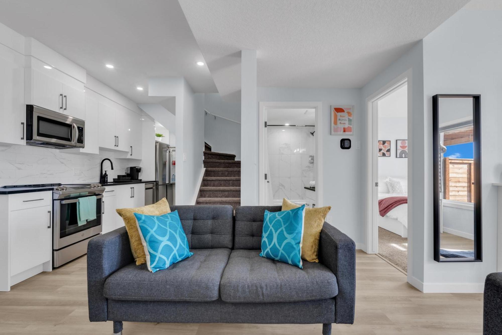 You Will Love This 2Br Guest Suite In Se YYC Exteriör bild