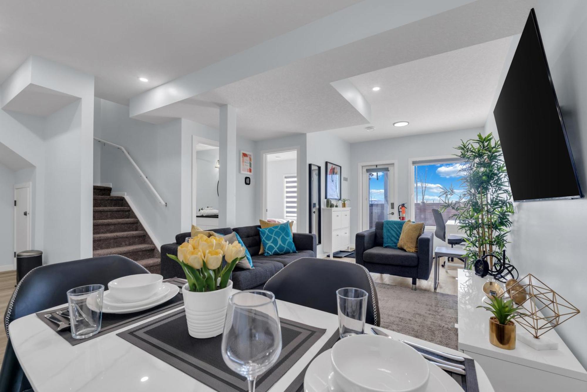 You Will Love This 2Br Guest Suite In Se YYC Exteriör bild