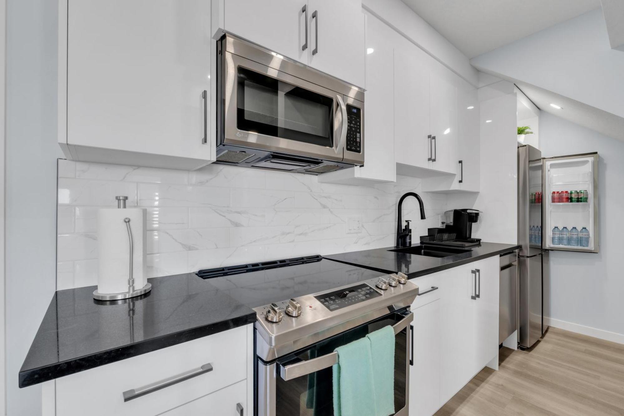 You Will Love This 2Br Guest Suite In Se YYC Exteriör bild