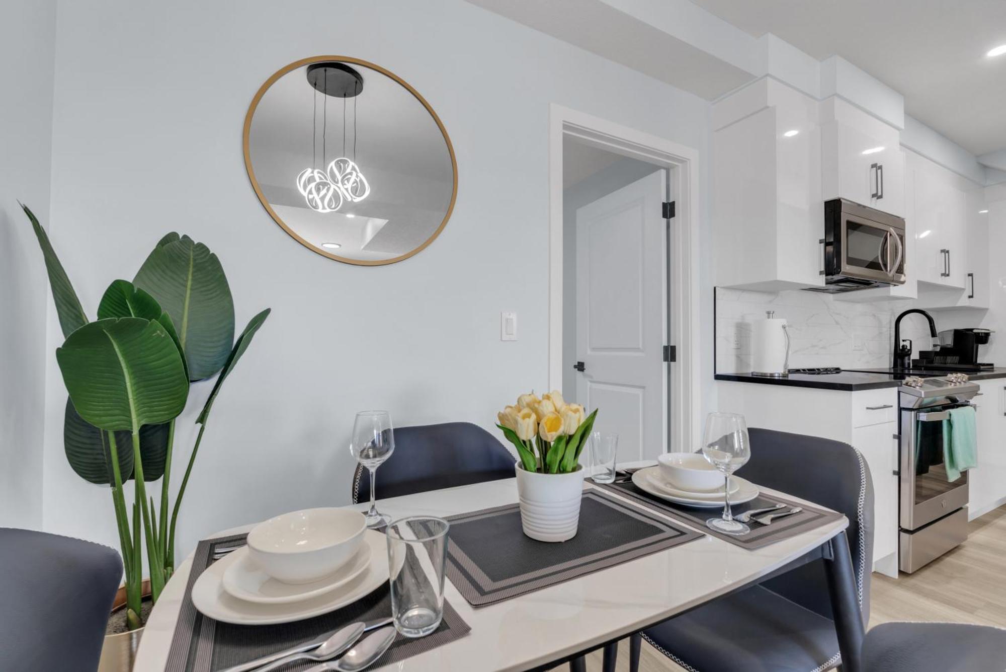 You Will Love This 2Br Guest Suite In Se YYC Exteriör bild